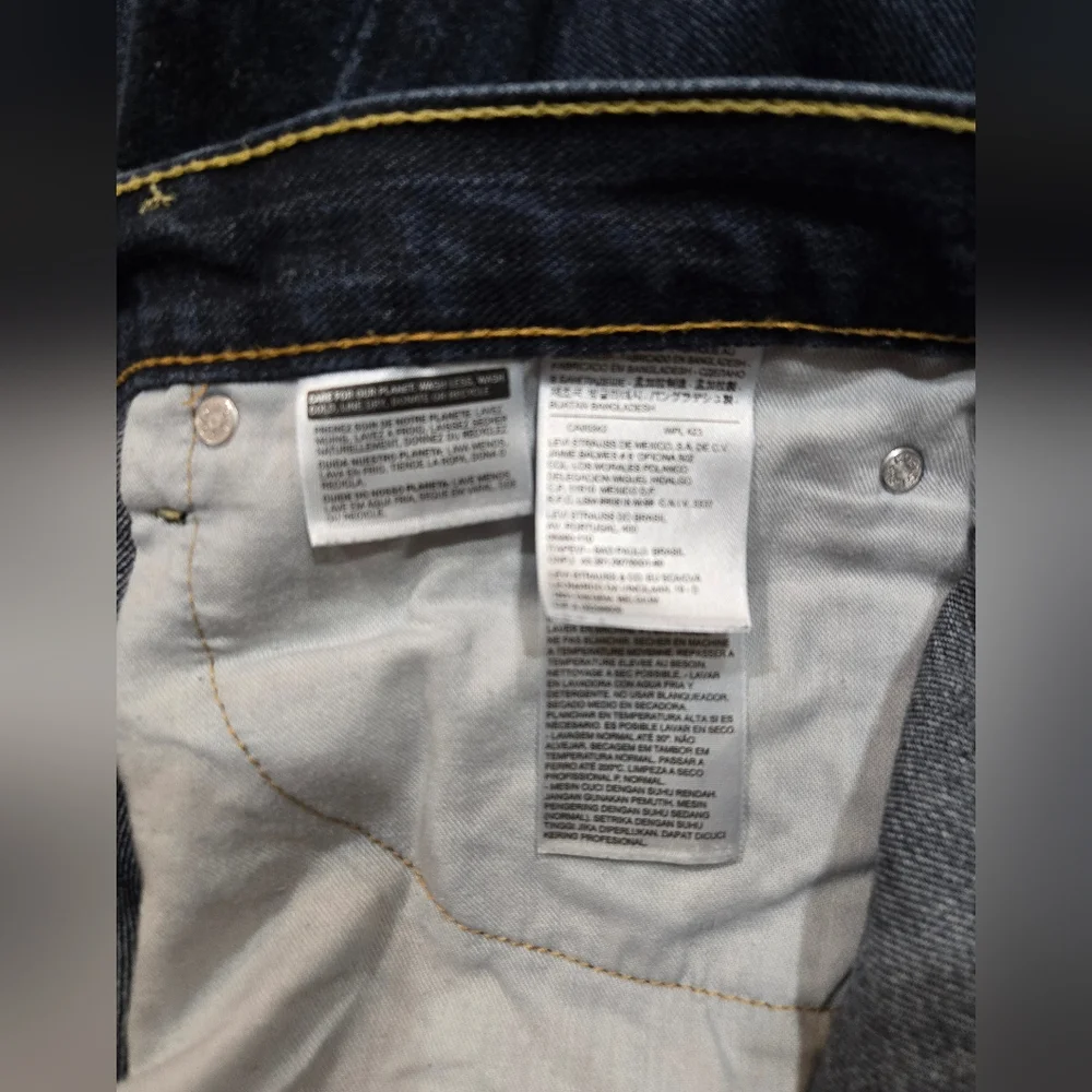 Levis these relaxed